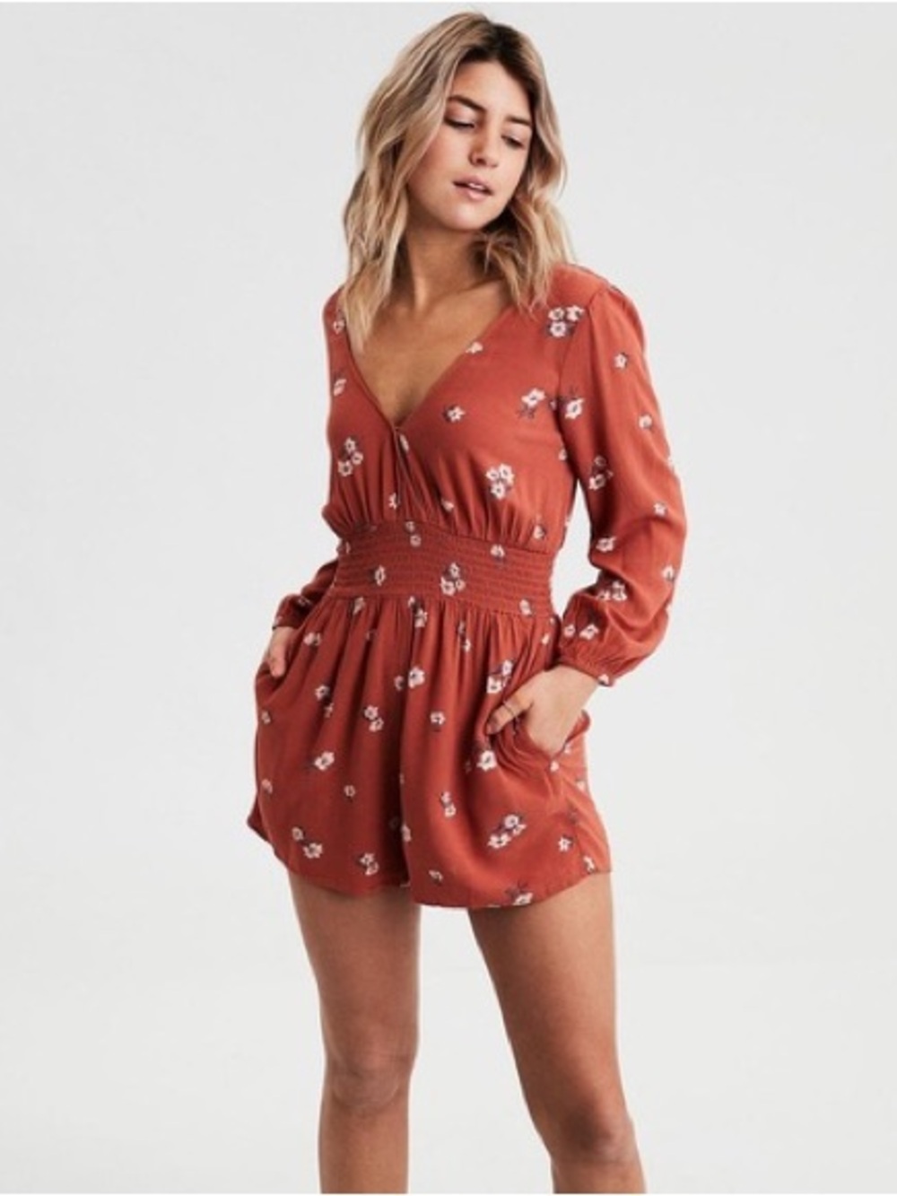AMERICAN EAGLE WOMEN PEACH SMOCKED WAIST ROMPER Size Medium
